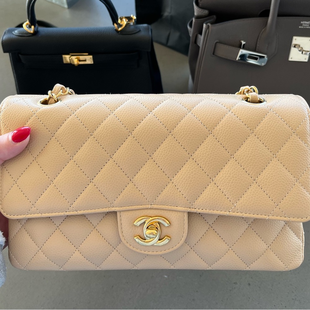 **sold Authentic Chanel classic medium double flap - Picture 10 of 11
